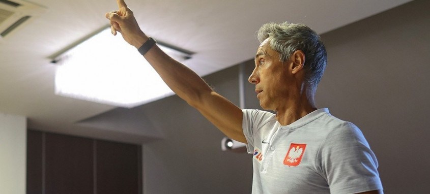 O português Paulo Sousa deixou o comando da seleção polonesa para acertar com o Flamengo por duas temporadas - Foto: Divulgação / PZPN O português Paulo Sousa deixou o comando da seleção polonesa para acertar com o Flamengo por duas temporadas