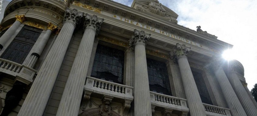 Visitantes vão conhecer os camarins e todo o funcionamento do palco   