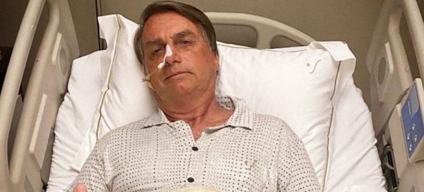 Presidente Jair Bolsonaro está internado no hospital Vila Nova Star, em São Paulo, sem febre ou dor abdominal