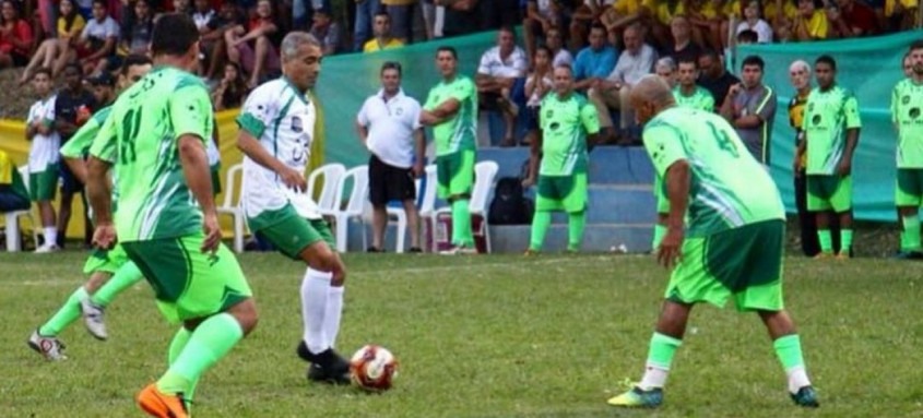 Romário convocou a torcida niteroiense a comparecer ao Caio Martins e matar a saudade de grandes craques brasileiros