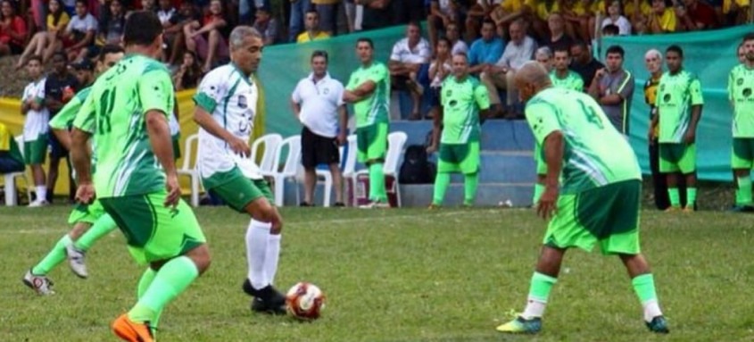 Romário convocou a torcida niteroiense a comparecer ao Caio Martins e matar a saudade de grandes craques brasileiros - Foto: Reprodução da internet Romário convocou a torcida niteroiense a comparecer ao Caio Martins e matar a saudade de grandes craques brasileiros