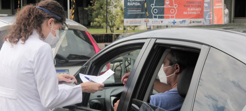 Nesta terça-feira, 40% dos testes para covid-19 em Niterói deram positivo - Foto: Berg Silva / Prefeitura de Niterói Nesta terça-feira, 40% dos testes para covid-19 em Niterói deram positivo