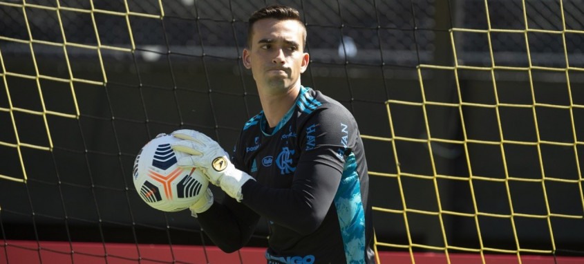 Goleiro César era o único remanescente da equipe do Flamengo que venceu a Copinha em 2011 - Foto: Alexandre Vidal / Flamengo Goleiro César era o único remanescente da equipe do Flamengo que venceu a Copinha em 2011