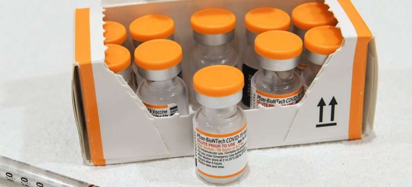 Vacinas da Pfizer chegam hoje ao estado
