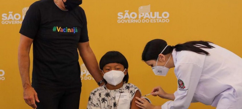 Ele tomou a primeira dose da vacina da Pfizer/BioNTech, o único imunizante aprovado até o momento pela Agência Nacional de Vigilância Sanitária (Anvisa) para ser aplicado em crianças de 5 a 11 anos - Foto: Divulgação/ Governo de São Paulo Ele tomou a primeira dose da vacina da Pfizer/BioNTech, o único imunizante aprovado até o momento pela Agência Nacional de Vigilância Sanitária (Anvisa) para ser aplicado em crianças de 5 a 11 anos