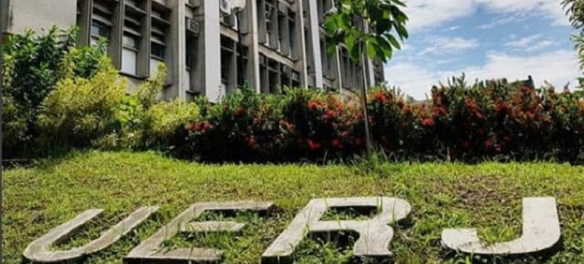 A partir de agora, alunos cotistas e em situação de vulnerabilidade social vão receber o benefício no valor de R$ 300 para modalidade presencial e de R$ 50 para semipresencial - Foto: UERJ A partir de agora, alunos cotistas e em situação de vulnerabilidade social vão receber o benefício no valor de R$ 300 para modalidade presencial e de R$ 50 para semipresencial