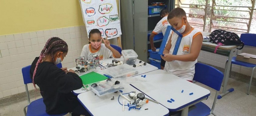 Estudantes também participaram da Mostra Nacional de Robótica
- Foto: Divulgação / Prefeitura de Niterói Estudantes também participaram da Mostra Nacional de Robótica