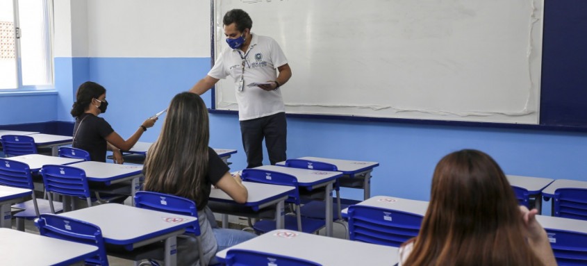 Oportunidade: Fundação Cecierj oferece cursos de qualificação para professores dos ensinos Fundamental II, Médio e profissionais da Educação Básica - Foto: Carlos Magno/Divulgação Oportunidade: Fundação Cecierj oferece cursos de qualificação para professores dos ensinos Fundamental II, Médio e profissionais da Educação Básica