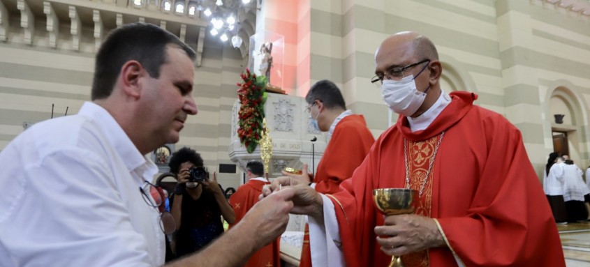 Prefeito Eduardo Paes e Dom Orani Tempesta durante a cerimônia