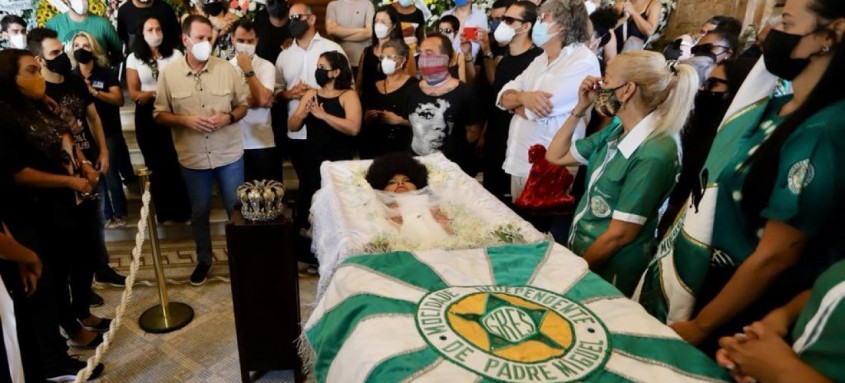 Restrito a parentes e amigos das 8h às 10h, o velório fica aberto ao público até as 14h de hoje - Foto: Divulgação/ Prefeitura do Rio Restrito a parentes e amigos das 8h às 10h, o velório fica aberto ao público até as 14h de hoje