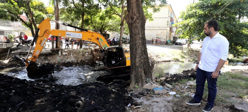 Cláudio Castro foi acompanhar de perto o início do programa Cidade Integrada, no Jacarezinho. População da região sofre há anos com diversos problemas