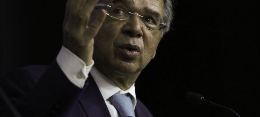  Ministro da Economia, Paulo Guedes, avalia redução 
