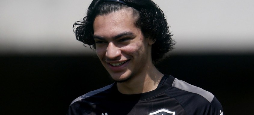 Matheus Nascimento terá hoje, contra o Madureira, no Nilton Santos, mais uma chance entre os titulares do Botafogo - Foto: Vitor Silva / Botafogo Matheus Nascimento terá hoje, contra o Madureira, no Nilton Santos, mais uma chance entre os titulares do Botafogo