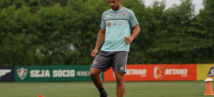 Experiente jogador teve um problema na vista que o tirou dos últimos jogos
- Foto: Lucas Merçon / Fluminense Experiente jogador teve um problema na vista que o tirou dos últimos jogos