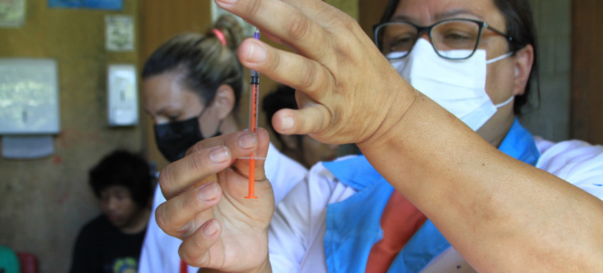 Maricá retomará a aplicação após a entrega dos imunizantes pelo Governo federal. Vacinação do público acima de 12 anos está mantida - Foto: Divulgação Maricá retomará a aplicação após a entrega dos imunizantes pelo Governo federal. Vacinação do público acima de 12 anos está mantida