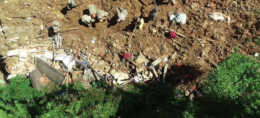 Mais de 200 pessoas foram dadas como desaparecidas por familiares. Algumas foram posteriormente localizadas em abrigos ou identificadas entre os mortos
- Foto: Reprodução / TV Brasil Mais de 200 pessoas foram dadas como desaparecidas por familiares. Algumas foram posteriormente localizadas em abrigos ou identificadas entre os mortos