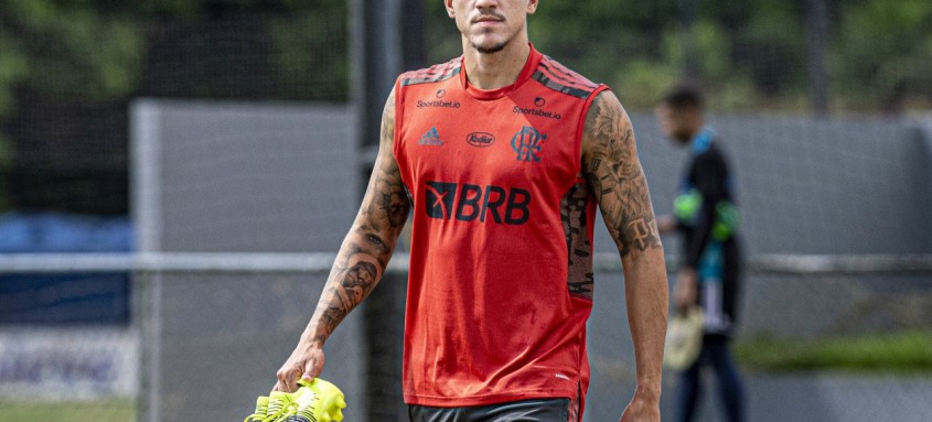 O atacante Pedro chegou ao Flamengo na temporada de 2020 e, desde então, vem buscando um lugar na equipe titular - Foto: Marcelo Cortes / Flamengo O atacante Pedro chegou ao Flamengo na temporada de 2020 e, desde então, vem buscando um lugar na equipe titular