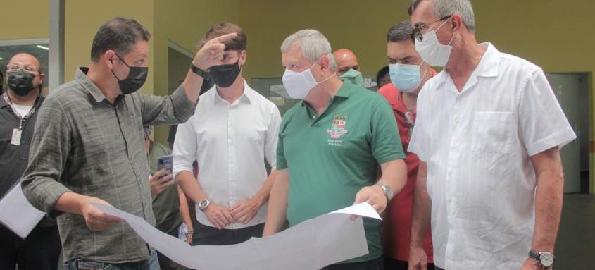 O prefeito de Niterói Axel Grael destacou que as obras são esperadas há muito tempo pelos moradores da região - Foto: Berg Silva/Divulgação O prefeito de Niterói Axel Grael destacou que as obras são esperadas há muito tempo pelos moradores da região