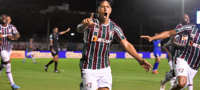 De um lado Cano, que brilhou no Vasco e agora inicia sua trajetória do Flu, no outro, Nenê, que depois de defender o Tricolor, resolveu a voltar para o Gigante da Colina e segue sendo um dos destaques da equipe cruz-maltina - Foto: Mailson Santana / Fluminense De um lado Cano, que brilhou no Vasco e agora inicia sua trajetória do Flu, no outro, Nenê, que depois de defender o Tricolor, resolveu a voltar para o Gigante da Colina e segue sendo um dos destaques da equipe cruz-maltina