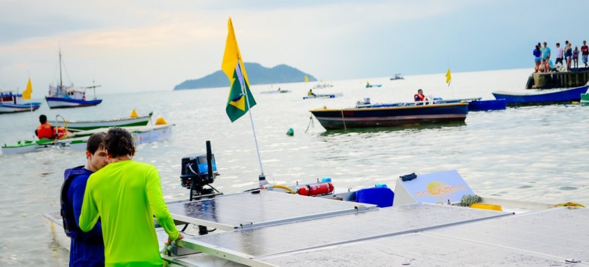 Competição de barcos movidos a energia solar prevê uma prova pela manhã e uma prova no período da tarde durante toda semana entre 16 e 22 de março