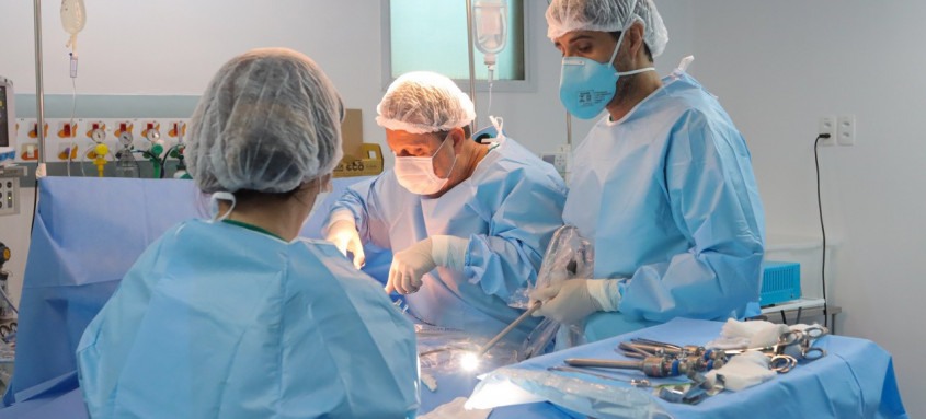 Primeira cirurgia foi feita ontem no Hospital Oceânico Dr. Gilson Cantarino