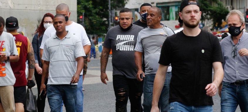Medida entrou em vigor ontem, com publicação do decreto que aboliu uso de máscaras no Município do Rio de Janeiro