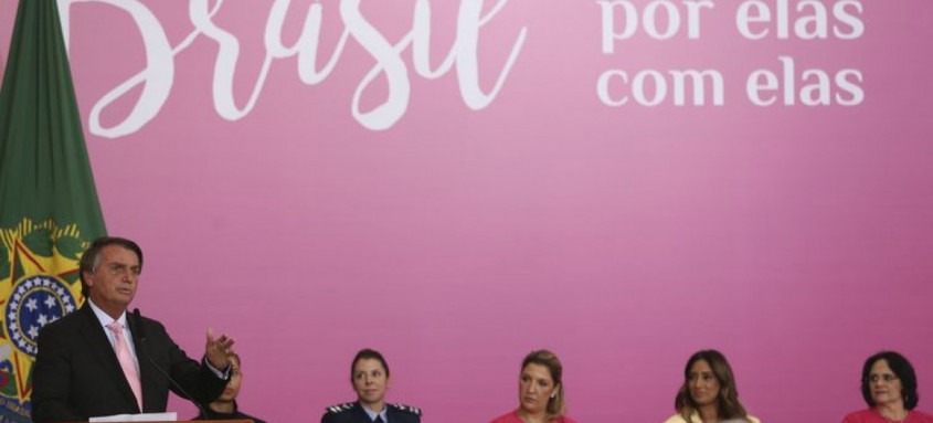 Presidente Jair Bolsonaro lançou programas que beneficiam as mulheres no Dia Internacional da Mulher - Foto: Antonio Cruz/Agência Brasil Presidente Jair Bolsonaro lançou programas que beneficiam as mulheres no Dia Internacional da Mulher