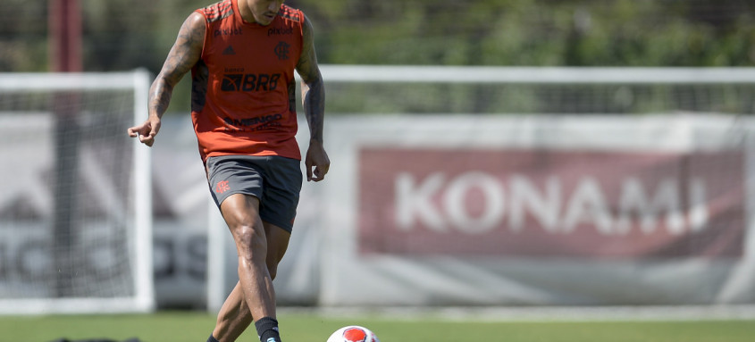 Reserva de Gabigol, o atacante Pedro é o atual sonho de consumo do Palmeiras, mas permanecerá no Flamengo - Foto: Marcelo Cortes / Flamengo Reserva de Gabigol, o atacante Pedro é o atual sonho de consumo do Palmeiras, mas permanecerá no Flamengo