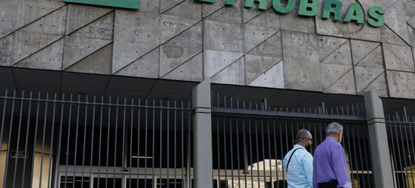 Revendedores, comerciantes e consumidores seguem em uma guerra contra o aumento dos combustíveis - Foto: Fernando Frazão /Agência Brasil Revendedores, comerciantes e consumidores seguem em uma guerra contra o aumento dos combustíveis