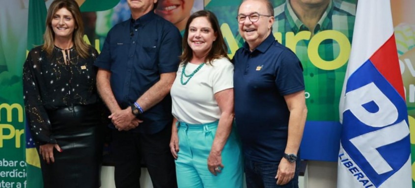 Deputada Célia Jordão, Presidente Jair Bolsonaro, Deputada Soraya Santos e Prefeito de Angra, Fernando Jordão