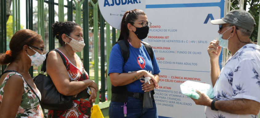A terça-feira foi de cuidados com a saúde na Praça Zé Garoto, no Centro - Foto: Renan Otto/Divulgação A terça-feira foi de cuidados com a saúde na Praça Zé Garoto, no Centro
