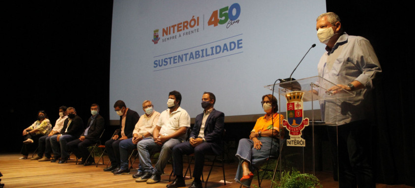 O prefeito de Niterói, Axel Grael, anunciou um conjunto de aportes de mais de R$ 300 milhões em ações 