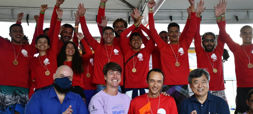 Competição de barcos movidos a energia solar reuniu equipes de todo o país

