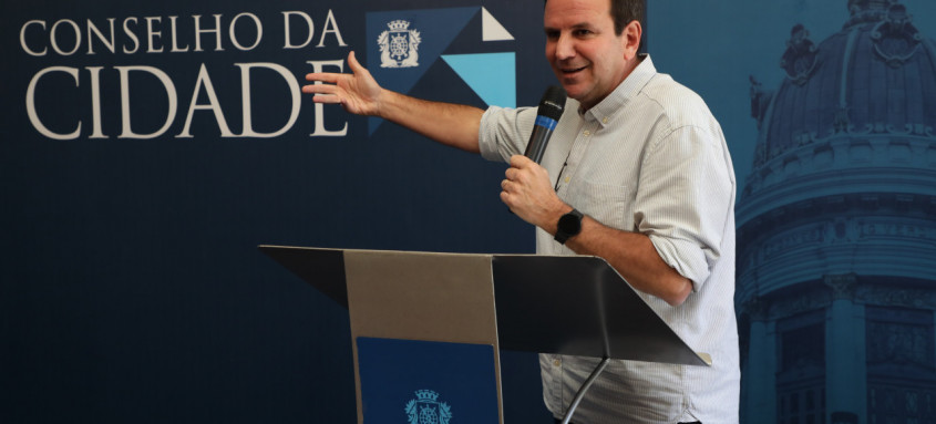Prefeito Eduardo Paes apresentou balanço em reunião do Conselho da Cidade - Foto: Fabio Motta/Divulgação Prefeito Eduardo Paes apresentou balanço em reunião do Conselho da Cidade