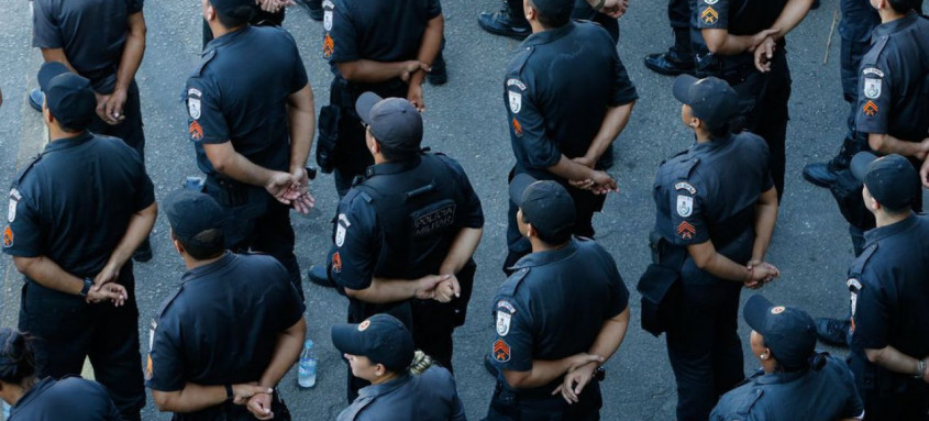 A maior parte dos agentes de segurança pública baleados são policiais militares: 84%. Entre eles, 431 morreram - Foto: Fernando Frazão/Agência Brasil A maior parte dos agentes de segurança pública baleados são policiais militares: 84%. Entre eles, 431 morreram