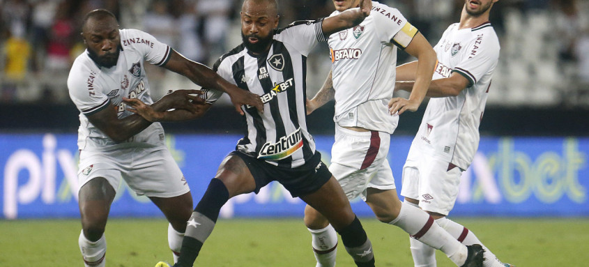 Na primeira semifinal do Carioca, disputada na última segunda-feira, o Fluminense levou a melhor sobre o Botafogo - Foto: Vitor Silva / Botafogo Na primeira semifinal do Carioca, disputada na última segunda-feira, o Fluminense levou a melhor sobre o Botafogo