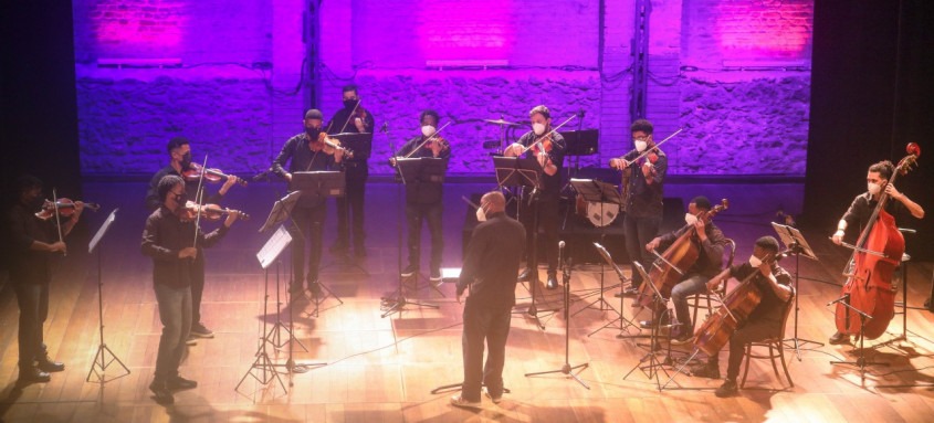 Orquestra de Cordas da Grota se apresenta no Municipal de Niterói