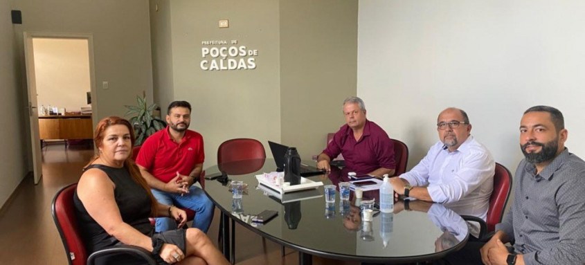 Comitiva de Casimiro de Abreu vai em busca de projetos para

desenvolvimento econômico do município