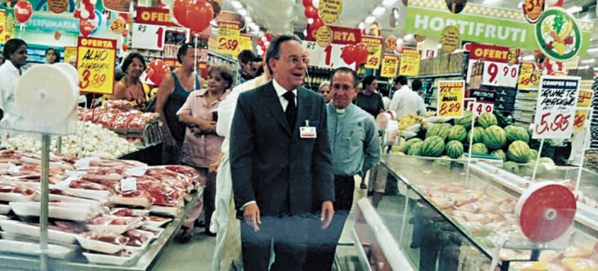Arthur Sendas no supermercado
