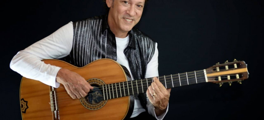  Neste sábado, o músico Marcos Lima se apresenta às 11h em Icaraí