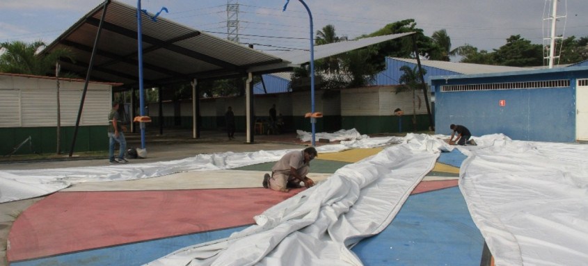 O local, que será parcialmente coberto, conta com 16 quiosques, além de palco para shows e estacionamento