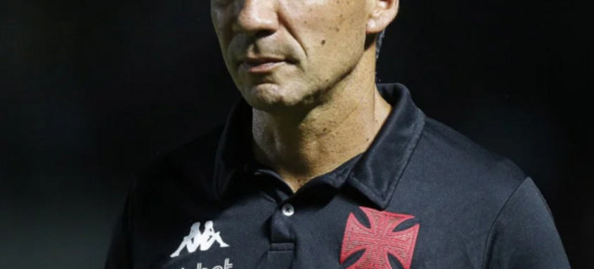 Zé Ricardo busca melhorar o desempenho vascaíno durante os treinos - Foto: Rafael Ribeiro / Vasco da Gama Zé Ricardo busca melhorar o desempenho vascaíno durante os treinos