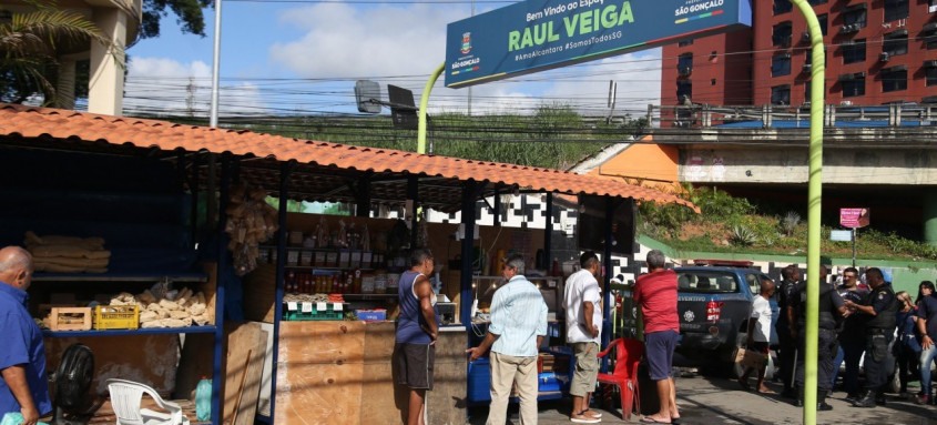 Organização do calçadão comercial visa garantir passagem de pedestres