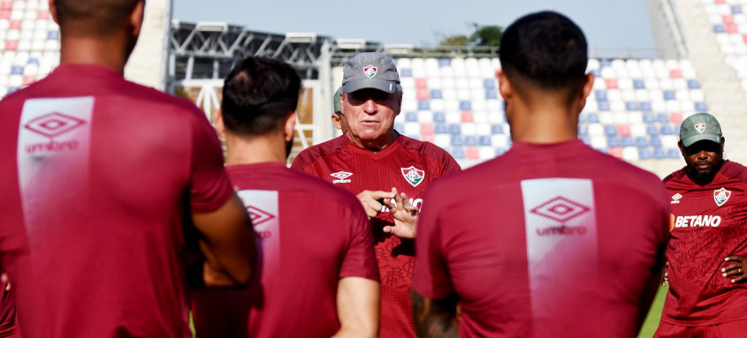 Abel Braga fez ontem na Colômbia os últimos ajustes no time do Fluminense que encara hoje o Junior Barranquilla - Foto: Mailson Santana / Fluminense Abel Braga fez ontem na Colômbia os últimos ajustes no time do Fluminense que encara hoje o Junior Barranquilla