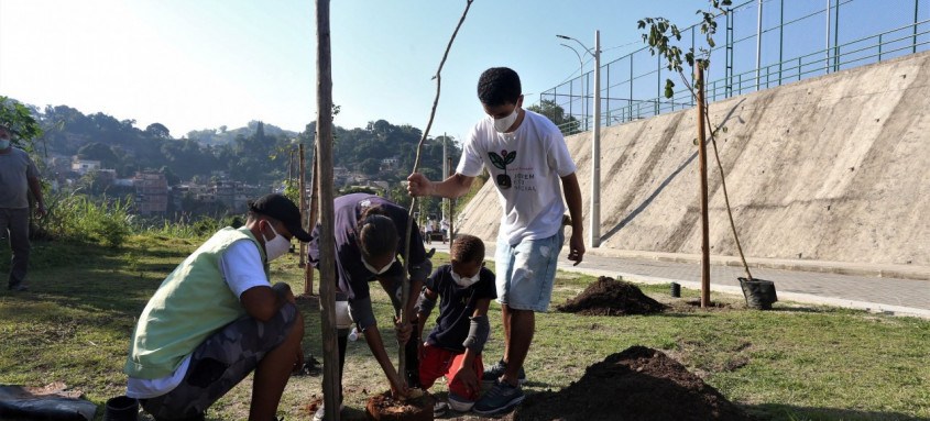 Recuperar a cobertura vegetal de Niterói vem sendo uma preocupação da administração municipal nos últimos anos