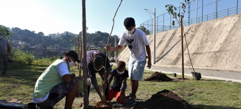Recuperar a cobertura vegetal de Niterói vem sendo uma preocupação da administração municipal nos últimos anos - Foto: Arquivo/Berg Silva/Divulgação Recuperar a cobertura vegetal de Niterói vem sendo uma preocupação da administração municipal nos últimos anos