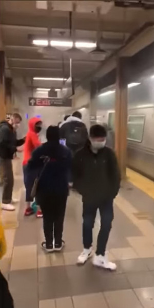 ataque no metro de NY