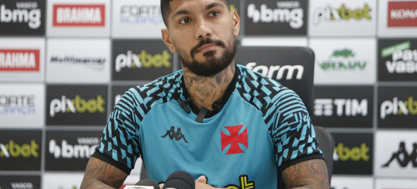 Volante Yuri Lara afirmou que o treinador Zé Ricardo tem a confiança do elenco e que é normal a pressão por resultados - Foto: Rafael Ribeiro / Vasco Volante Yuri Lara afirmou que o treinador Zé Ricardo tem a confiança do elenco e que é normal a pressão por resultados