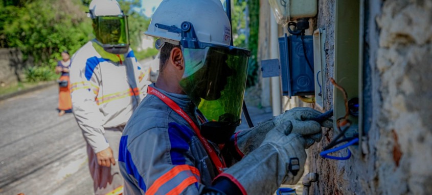 Operação Energia Legal foi realizada em Niterói com ajuda da polícia - Foto: Antonio Pinheiro/Divulgação Enel Operação Energia Legal foi realizada em Niterói com ajuda da polícia