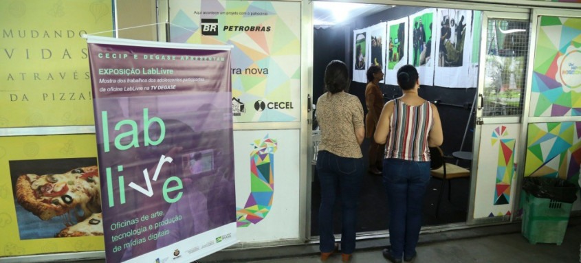 Os trabalhos estão expostos no Degase (CRIAAD - Niterói), localizado na rua Benjamin Constant, 479, Santana - Foto: Beatriz Cruz Os trabalhos estão expostos no Degase (CRIAAD - Niterói), localizado na rua Benjamin Constant, 479, Santana
